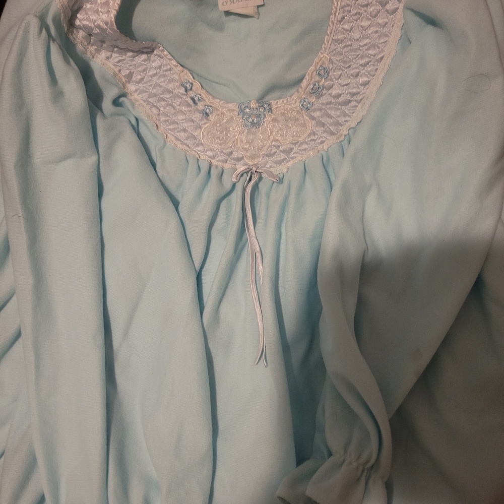 Gilligan & O'Malley Blue Nightgown with White Lace